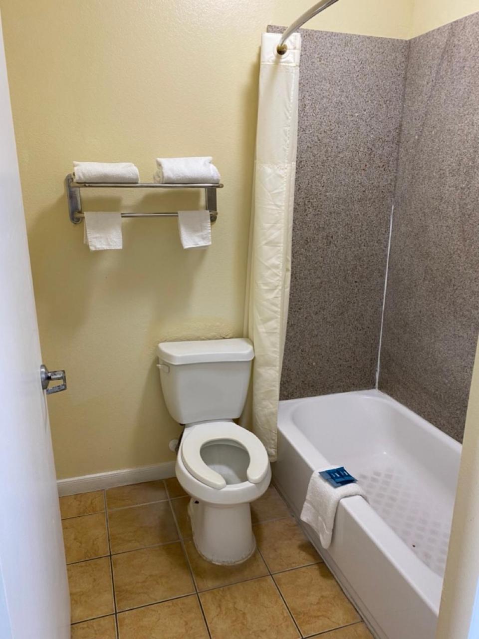 Relax Inn & Suites Angleton Luaran gambar