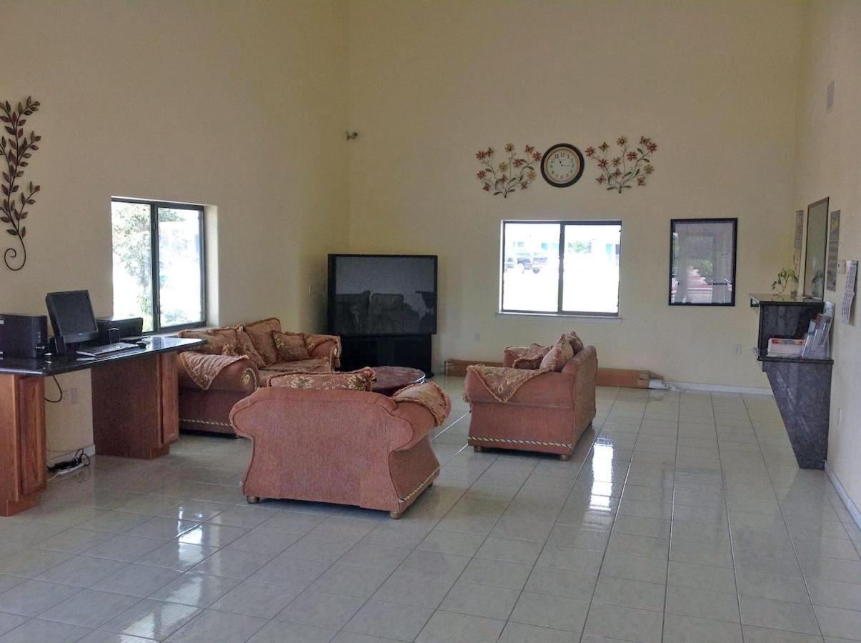 Relax Inn & Suites Angleton Luaran gambar